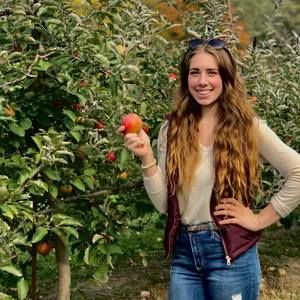 Meet your Posher, Natalie